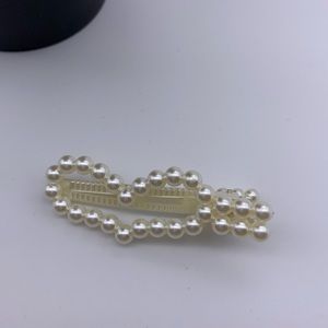 Chic new faux pearl hair Clip